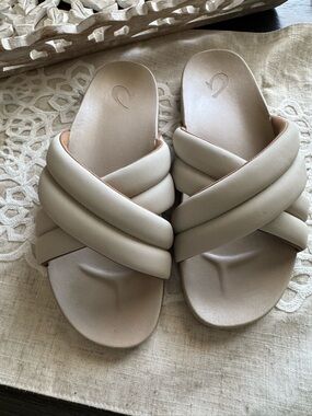 OluKai Cream Padded Slide Sandals Comfort Slip On Size 8